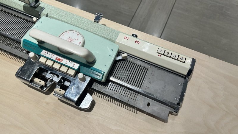 画像1: 4つボタン式 4.5ピッチ　ハイニッター551 Brother KH-551 (1)