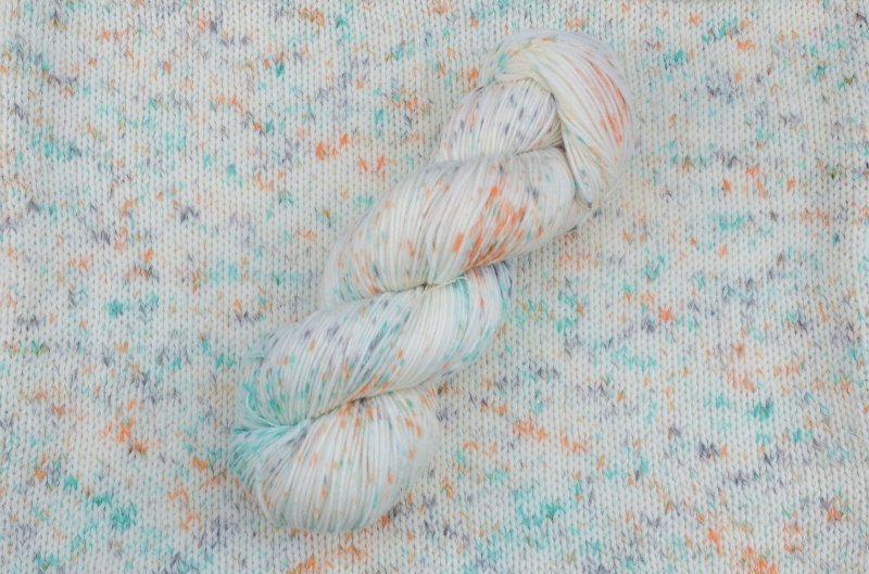 画像6: 手染め糸「またね -瞬-」梳毛メリノウール100%/かせ  約100g/約400m巻 (6)