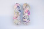 画像4: 手染め糸「またね -瞬-」梳毛メリノウール100%/かせ  約100g/約400m巻 (4)