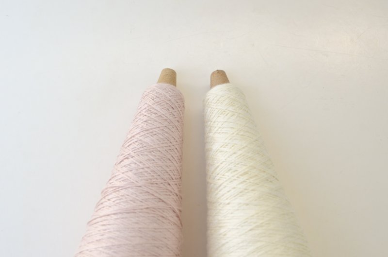画像1: 合細・レーヨンシルク/ 50g・約290m巻 2色 (1)